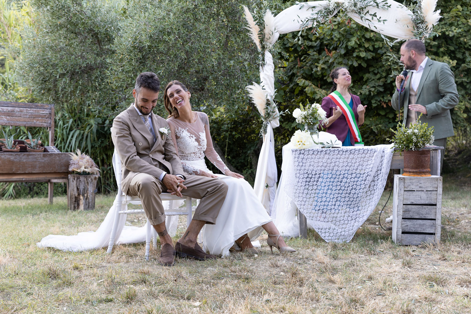 Destination wedding photographer Tuscany